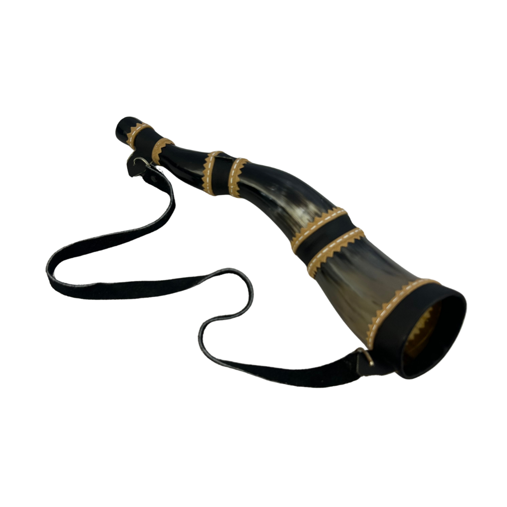 Berrante Artesanal em Chifre de Boi Natural - Acabamento em Couro com Detalhes Dourados - Tradição Gaúcha